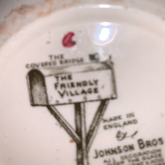 Set of Four Johnson Bros. Friendly Village Bowls - Picture 4 of 8